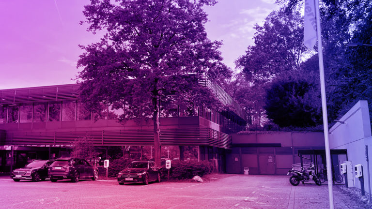 Referenz Quarzwerke Hauptverwaltung Frechen - Ladestationen auf Parkplatz