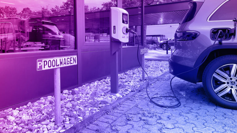 Referenz Quarzwerke Hauptverwaltung Frechen - Ladestationen für Poolfahrzeuge auf Parkplatz