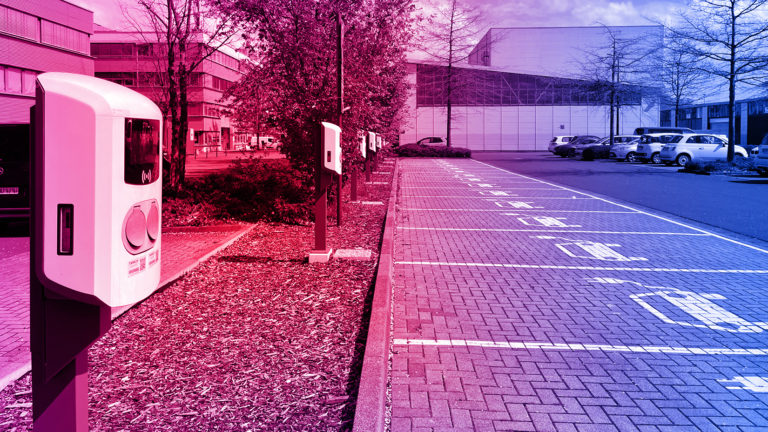 Ladestationen auf Firmenparkplatz