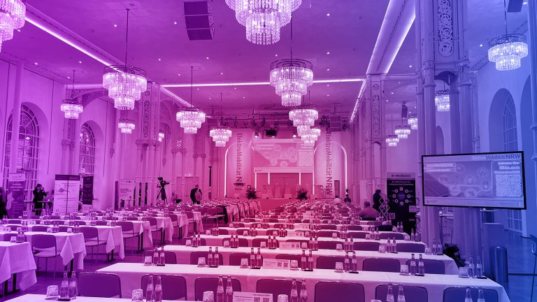 Kompetenztreffen Elektromobilität NRW in der Flora Köln