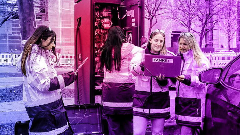 Girls'Day 2025 - Wartung einer Ladestation