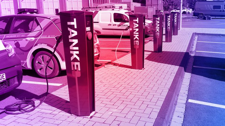 Ladestationen auf dem Gelände der Yncoris