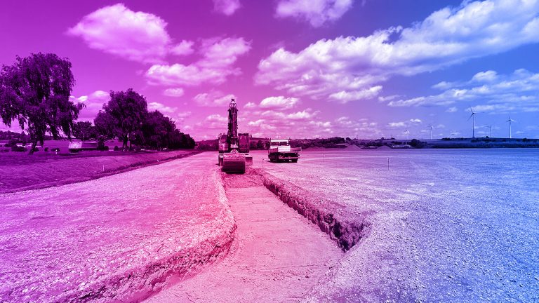 Ladepark Brilon - Bagger gräbt Leitungsgraben